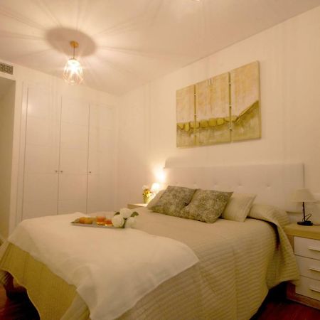 Apartamento Vacacional Carmona Apartment Екстериор снимка