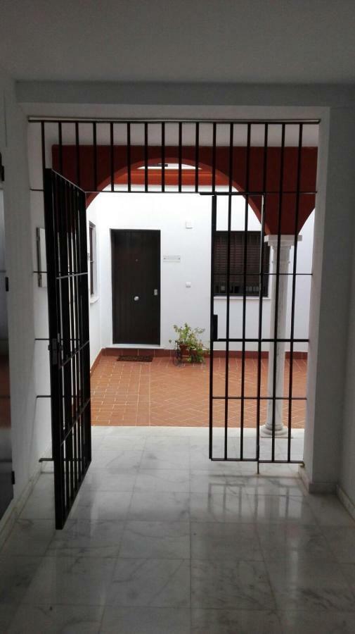 Apartamento Vacacional Carmona Apartment Екстериор снимка